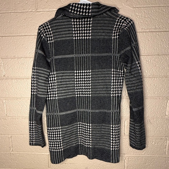 Sioni Plaid Black and White Women's Sweater size S - Picture 2 of 5
